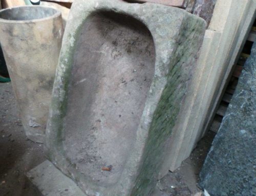 Large stone trough GU526